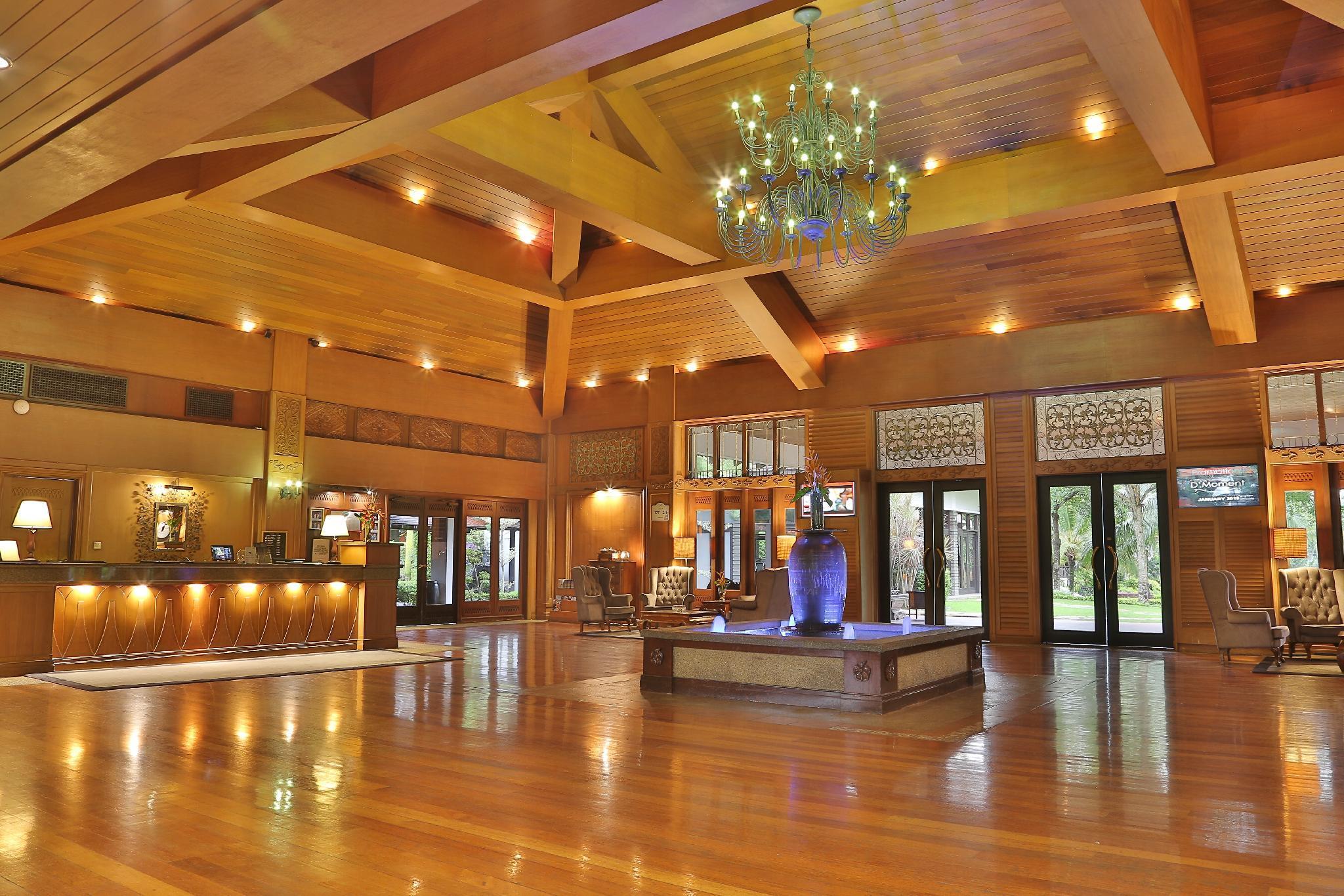 Cyberview Resort & Spa Cyberjaya Exteriér fotografie The interior of the clubhouse at the St. Johns Country Club
